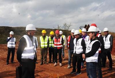 麒麟?yún)^(qū)考察團到富源縣調研風電項目建設情況